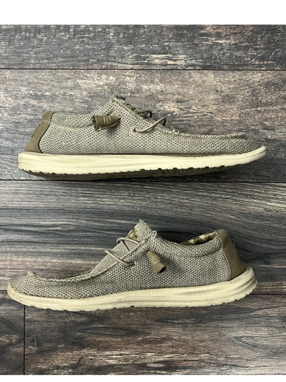 Hey Dude Wally Sox Men’s Size 11 Beige Slip On Shoes - Picture 2 of 11